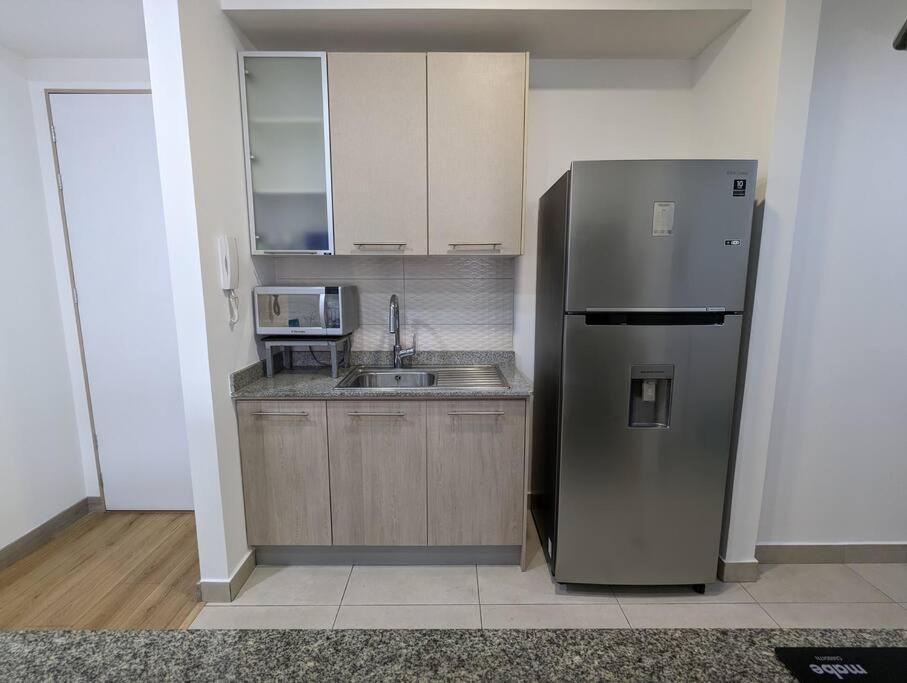 Ph - Metro La Carolina Apartment